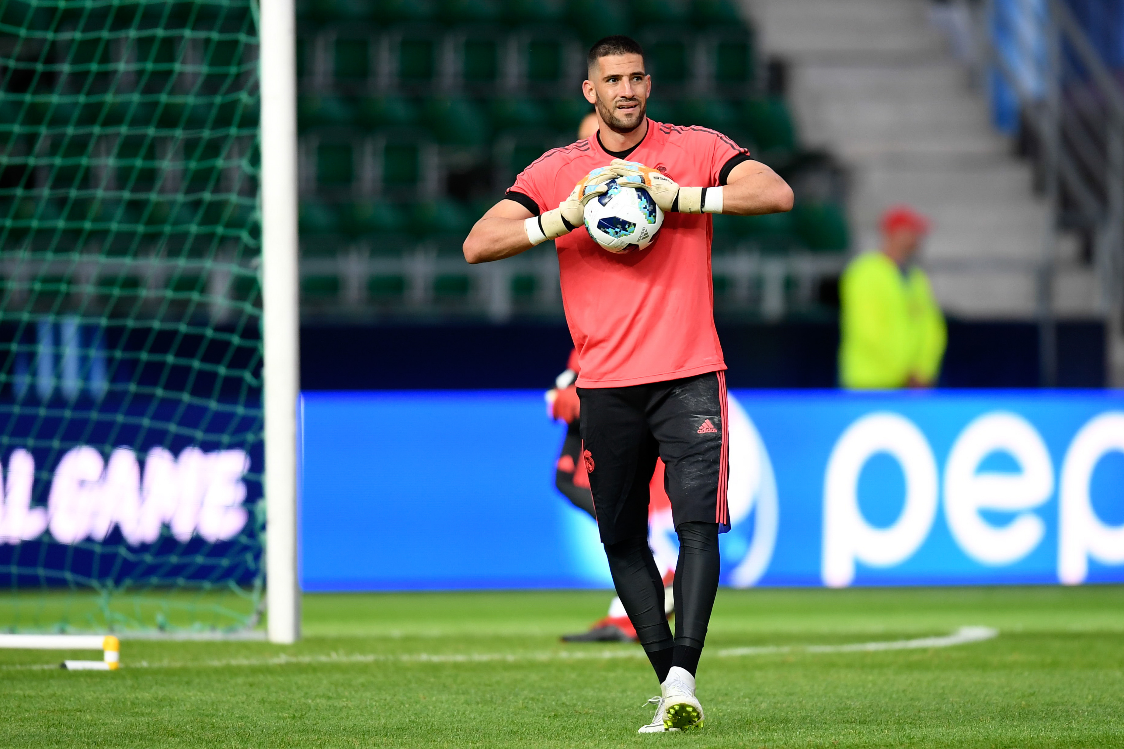 今晨体能课后，埃因霍温扳平良机备战欧超杯，引发热议，球探报告显示潜力(尤文图斯vs埃因霍温赛事分析)